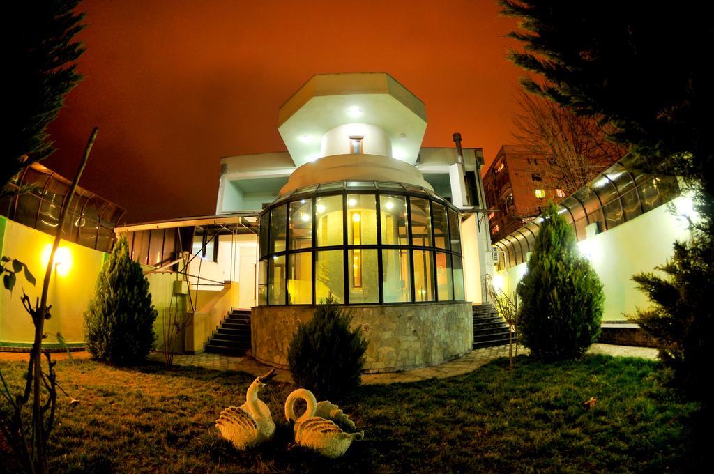 טביליסי Hotel Relax מראה חיצוני תמונה